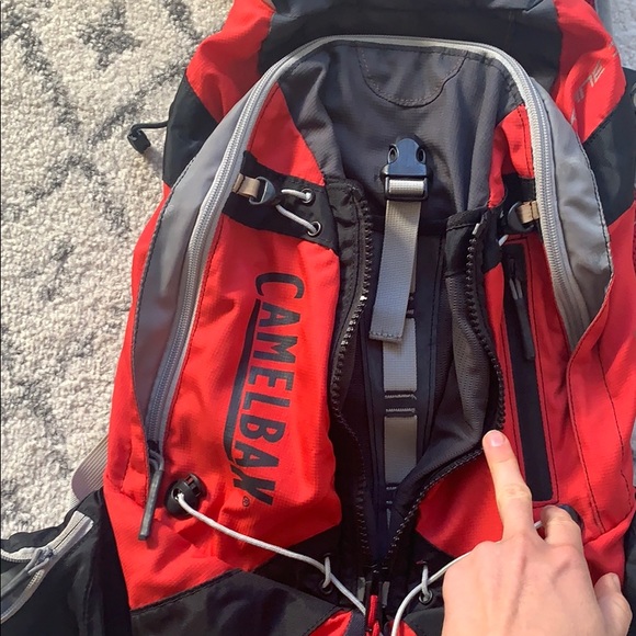 Camelbak large backpack - Picture 3 of 6